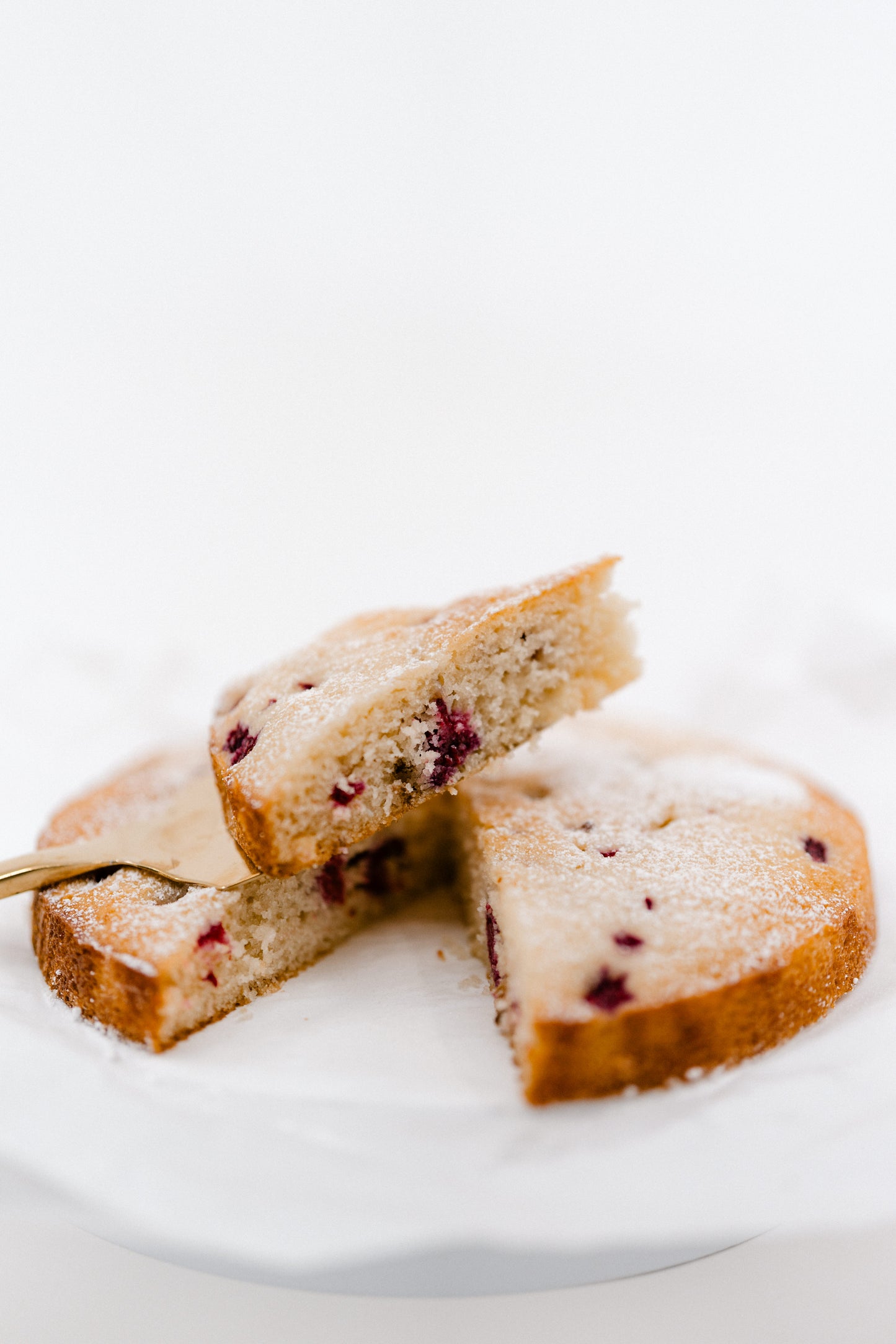 Raspberry White Chocolate Muffin Cake